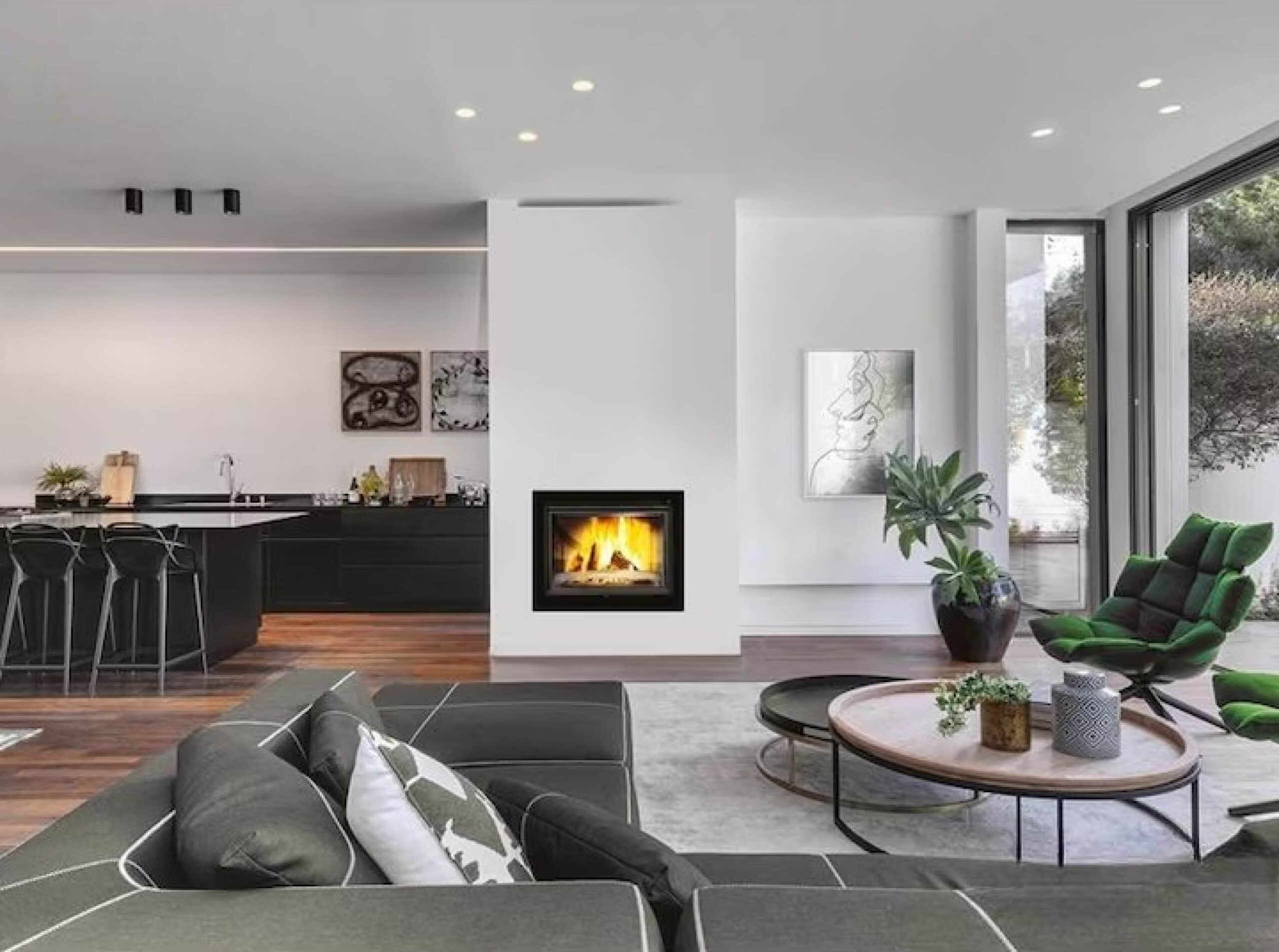 Focar pentru șemineu, Kawmet W17 Decor ECO, material fontă, putere 12,3 KW, randament 71,3%, clasa energetică A, certificat EcoDesign. Garanție 5 ani!