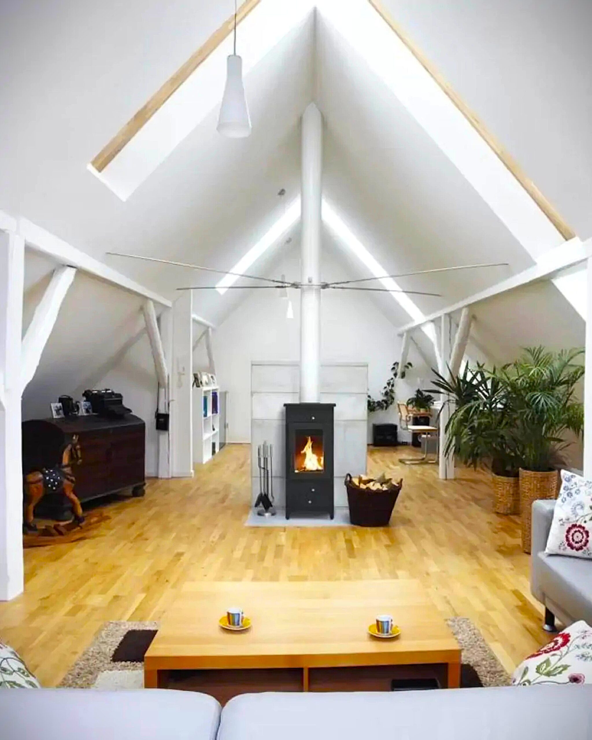 Sobă din oțel, Hitze Legno, putere 5,5 KW, randament 78%, clasa energetică A, certificat EcoDesign. Garanție 5 ani!